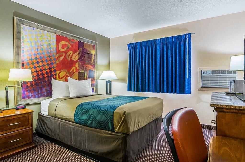 Baymont By Wyndham Hotel