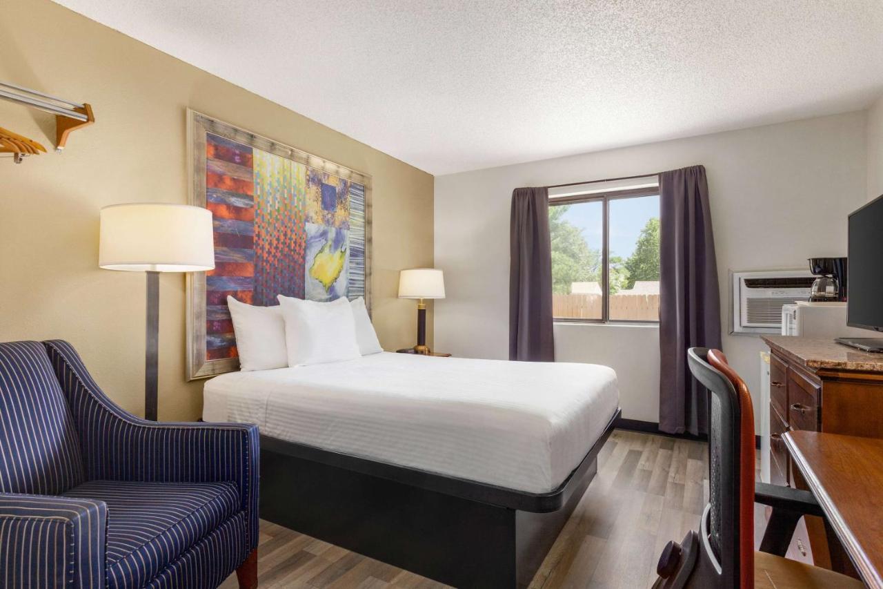 Baymont By Wyndham Hotel