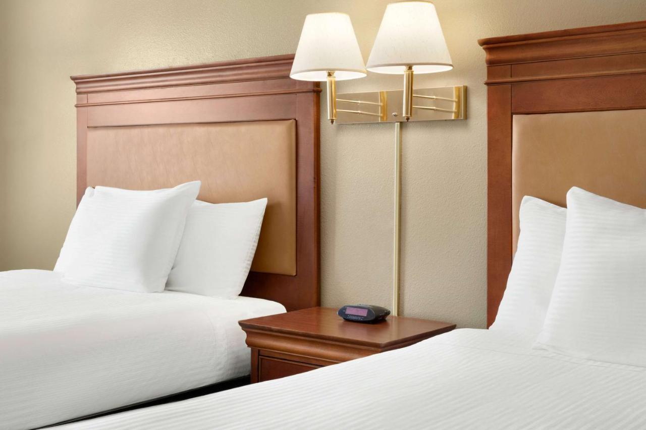 Hotel Baymont By Wyndham 2*